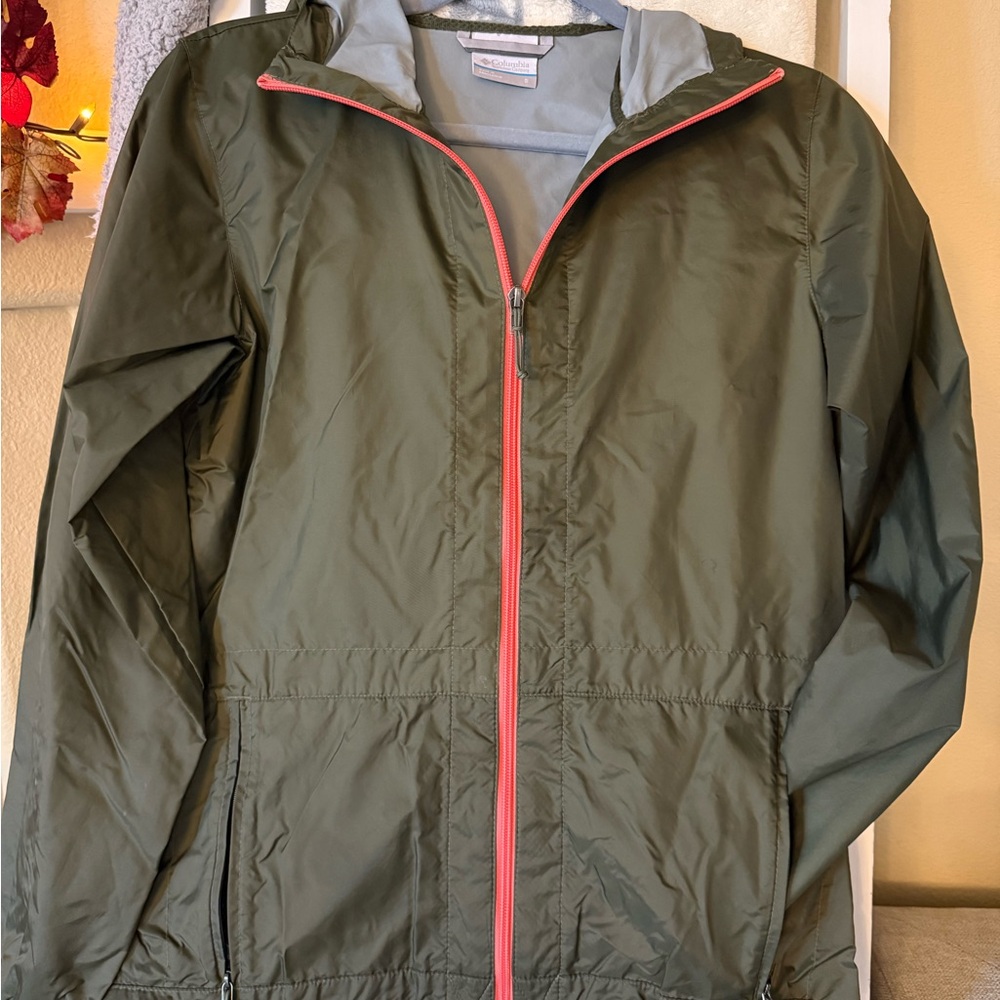 Olive Green Columbia Windbreaker with Pink Accents